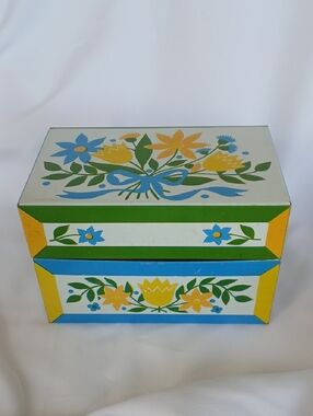 VTG Syndicate Co Metal Folk Art Recipe Box